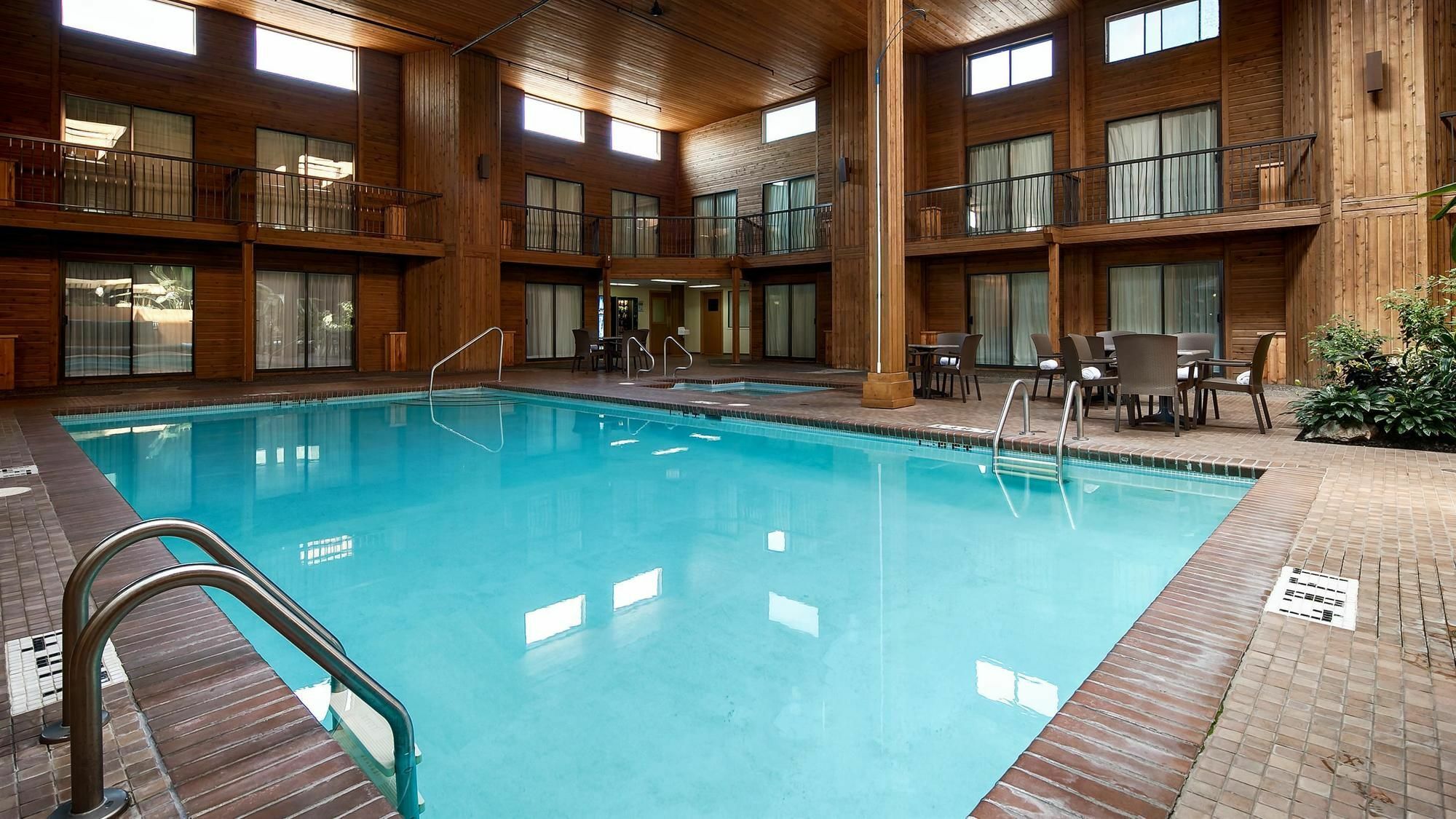 Surestay Hotel By Best Western 칠리왝 외부 사진