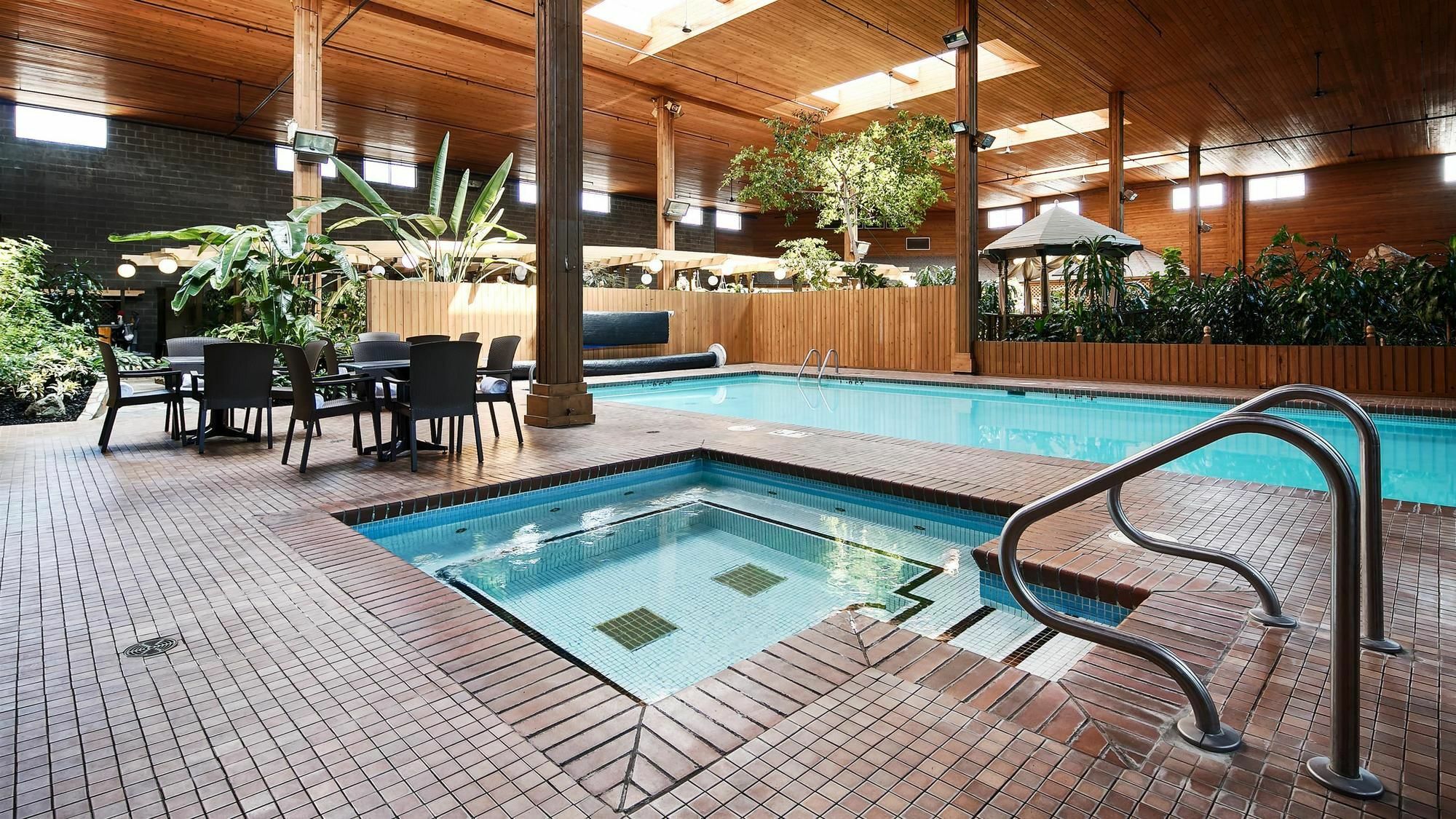 Surestay Hotel By Best Western 칠리왝 외부 사진