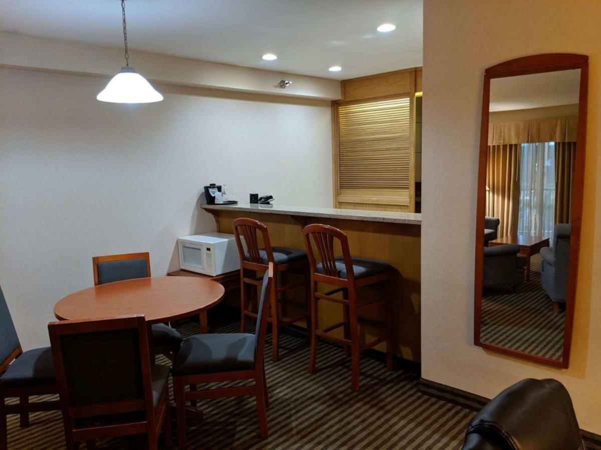 Surestay Hotel By Best Western 칠리왝 외부 사진