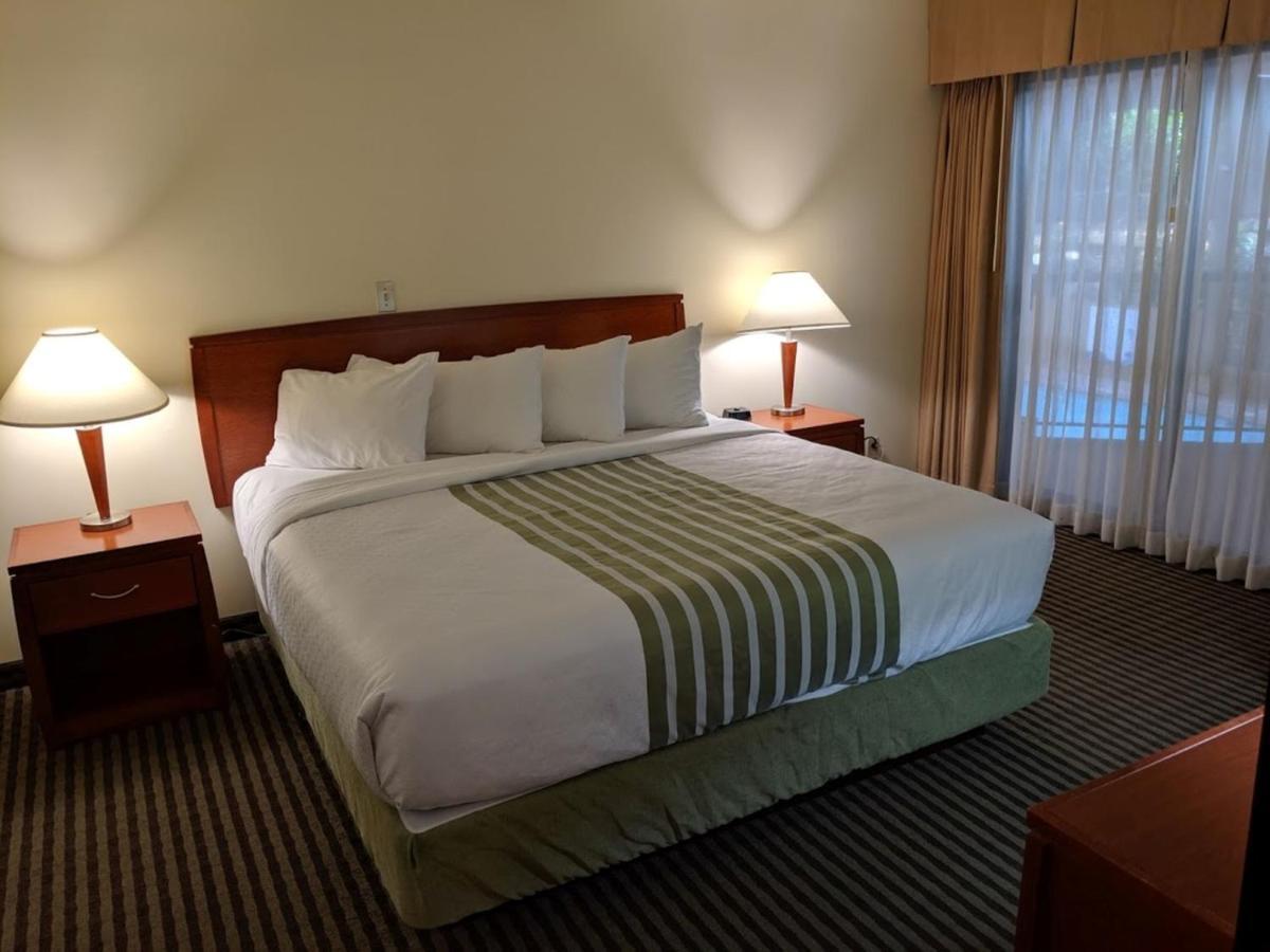 Surestay Hotel By Best Western 칠리왝 외부 사진